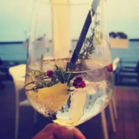 Con Giardino A Pochi Minuti Dal Mare - #essenzedimaresanremo Sanremo