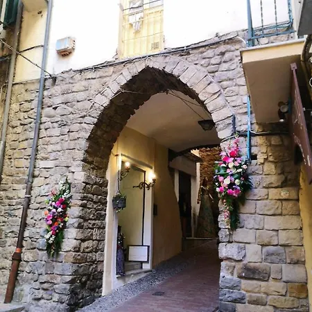 Con Giardino A Pochi Minuti Dal Mare - #essenzedimaresanremo * Sanremo